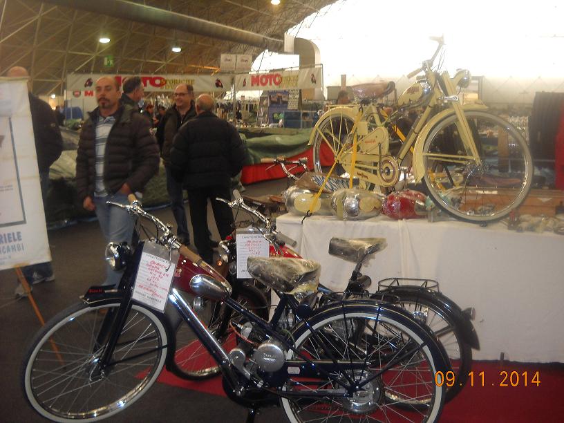 Erba Mercatino Fiera a Novegro mercatino moto d'epoca