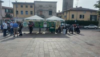 dalla foto vedo ancora non e' stata sistemato un tabellone foto che io avevo fatto mancante 2 foto...