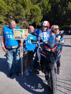 non poteva mancare la foto ricordo con il vice presidente FIM e direttore dell'evento Rocco Lopardo...