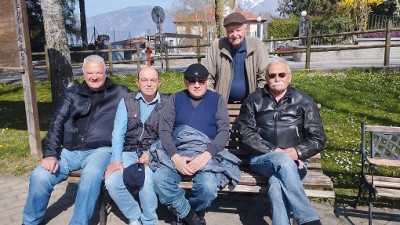 Qui al Ghisallo con amici che una volta erano nel motoclub Erba....