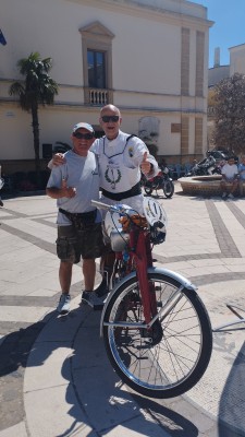 il primo iscritto da Milano il sig.Dalle Nogare Giorgio con un Guzzino 65cc..