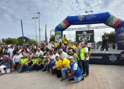 il gruppo della nostra Puglia organizzatori..io in primo piano..