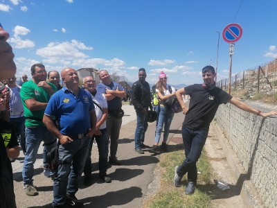 appogiato sul sasso e' un ragazzo di Gerenzano che continua ancora da anni a fare i raduni...